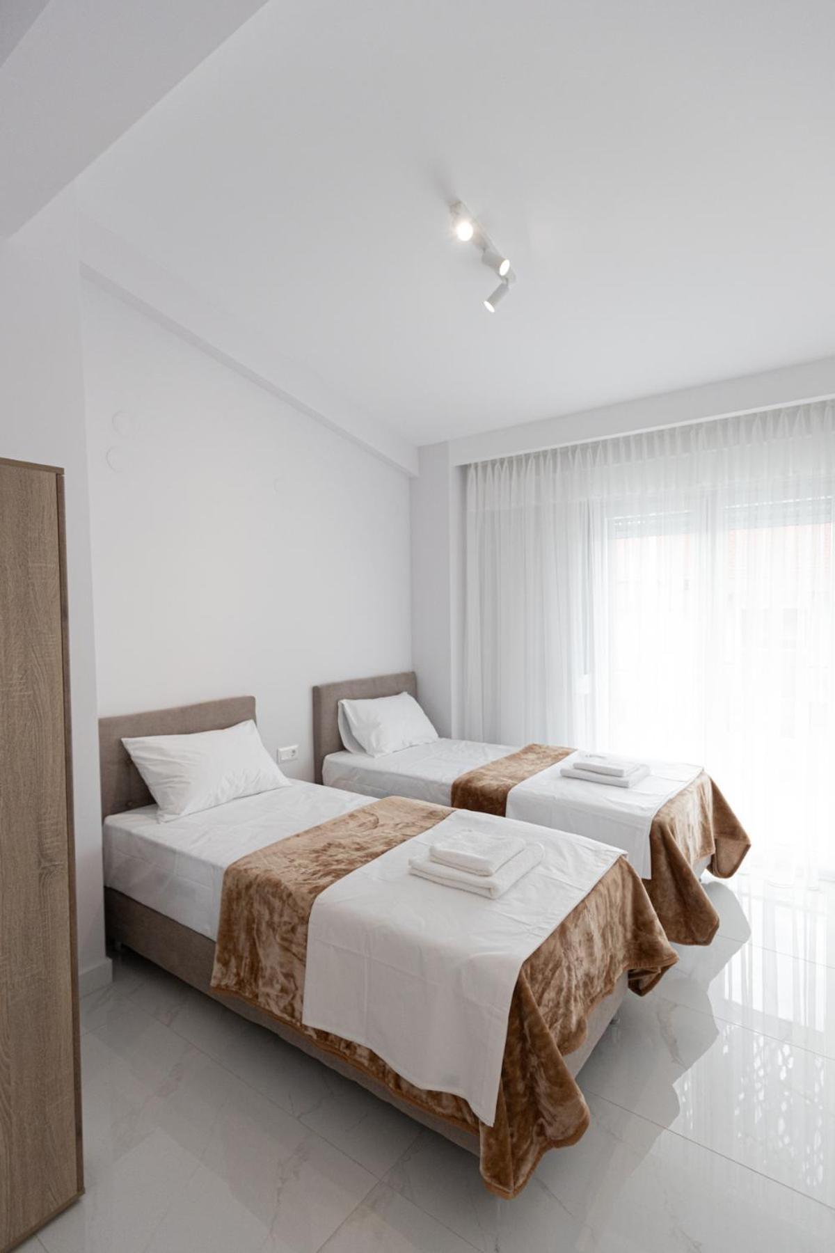 Victoria Apartment *